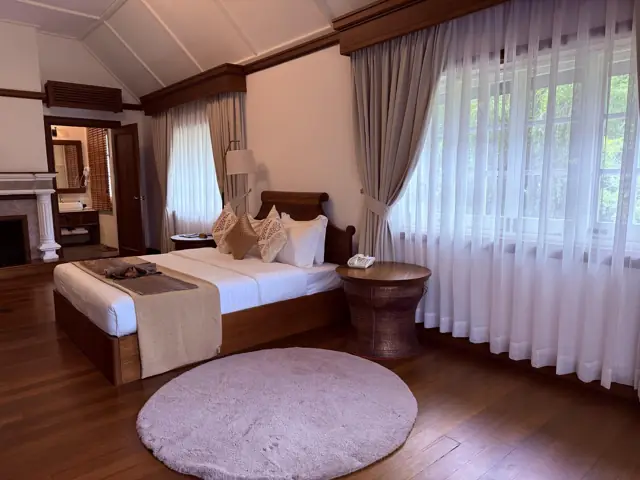 Grey House Premium