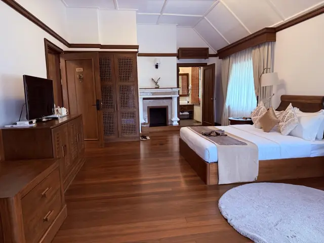 Grey House Premium
